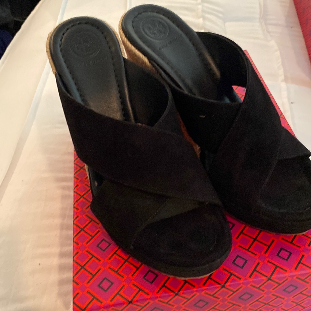 7.5 Tory Burch Wedge Sandals suede